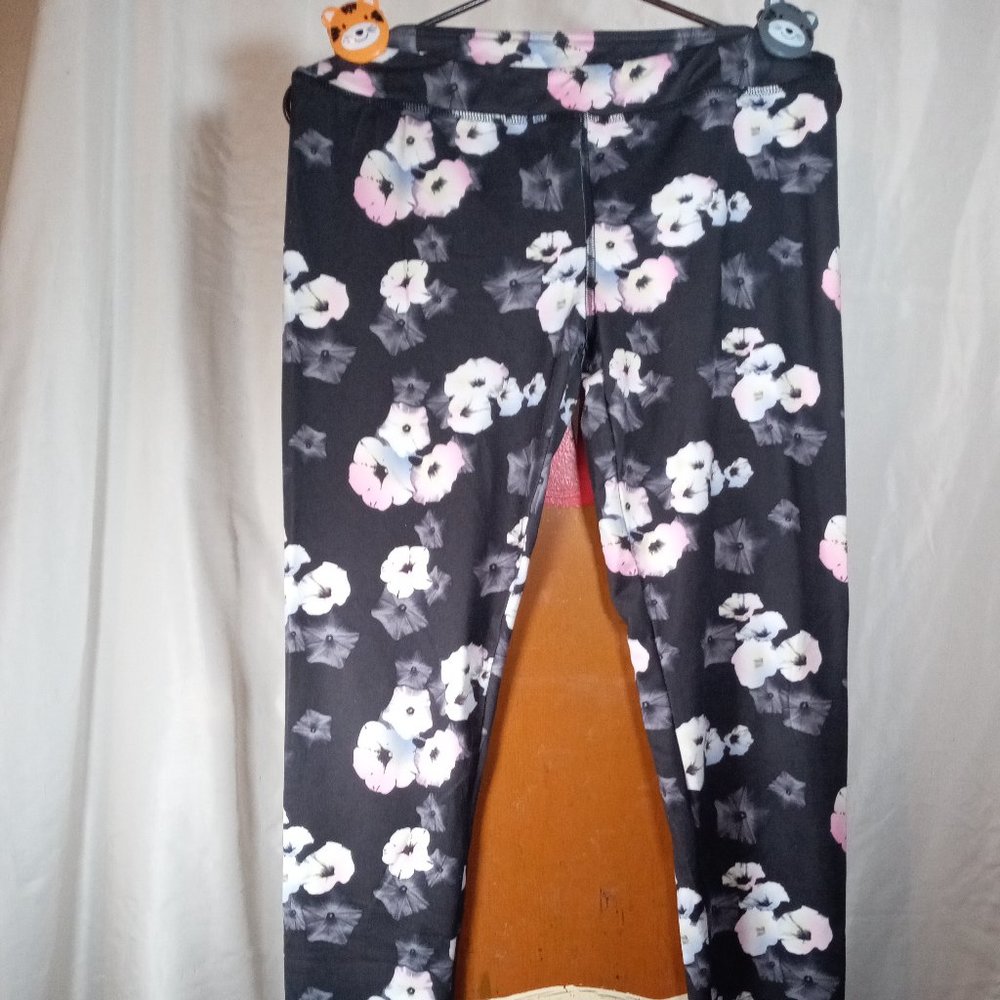 SO Womens Leggings Size Large